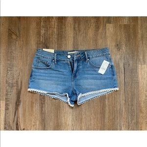Bullhead Low Rise Crochet Hem Denim Shorts